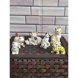 Lot of Small Porcelain Cats and Kittens #A56